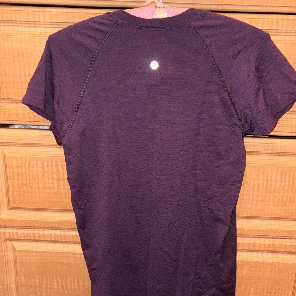 lululemon athletica Swiftly Tech 2.0 Tee - Picture 2 of 2